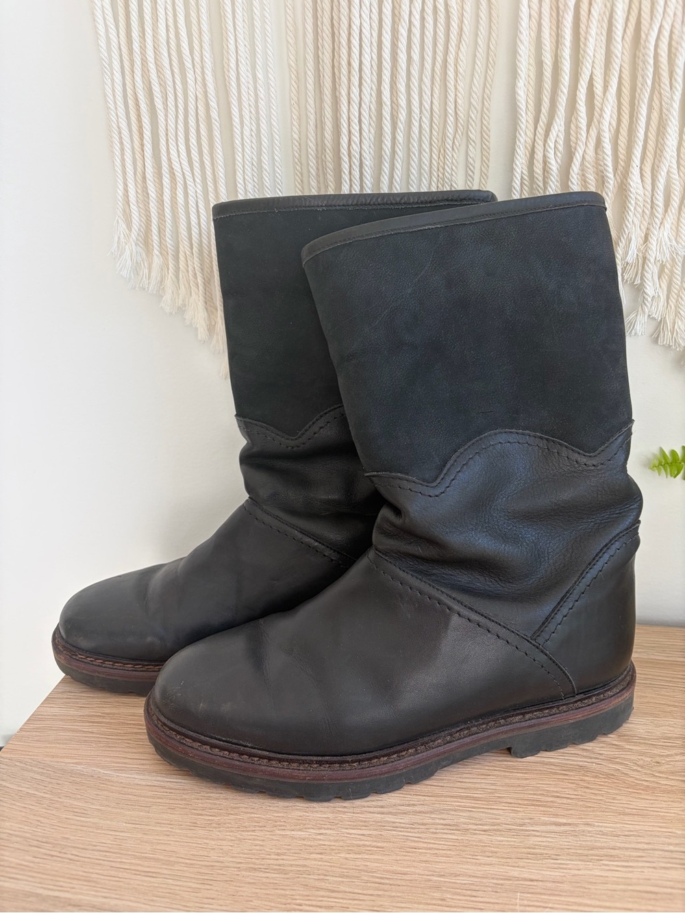 Men’s Anfibio Made in Canada Mid-Calf Leather/ Sheerling wool Boots size 9